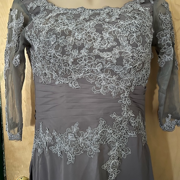 Wedding Dress - Picture 2 of 2